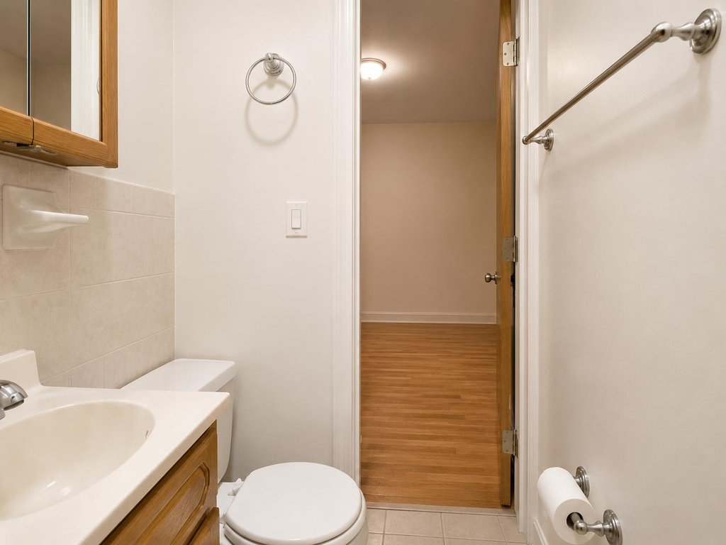 3135 Broadway - Photo 12