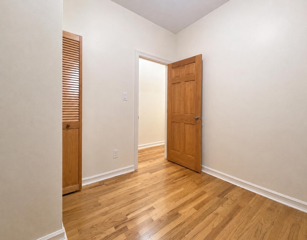 3135 Broadway - Photo 7