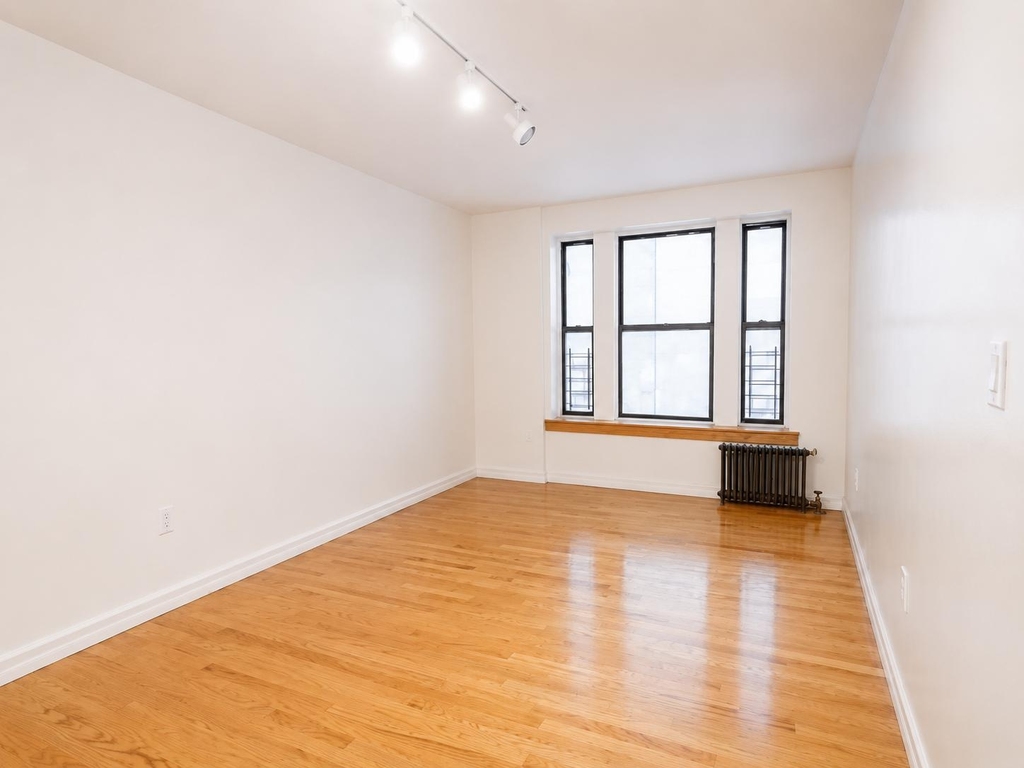 112 Haven Avenue - Photo 1