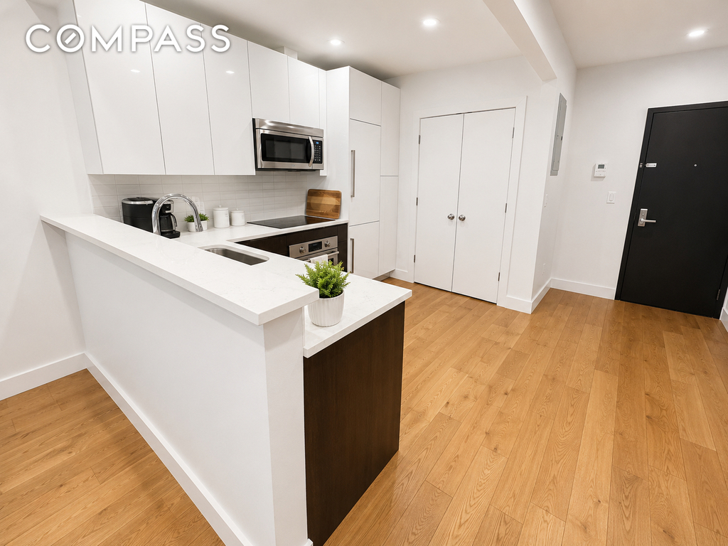 Gates Avenue - Photo 2