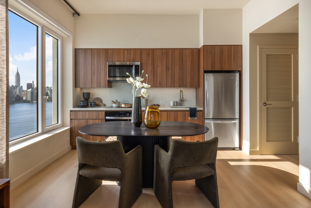 18 India St - Photo 2
