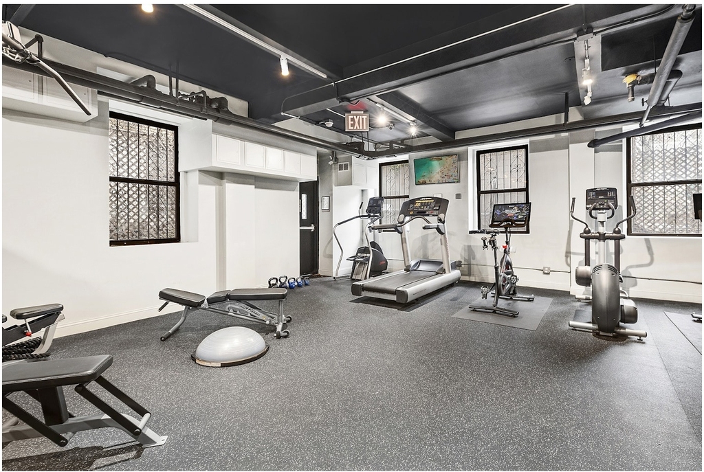 134 W 93rd St - Photo 7