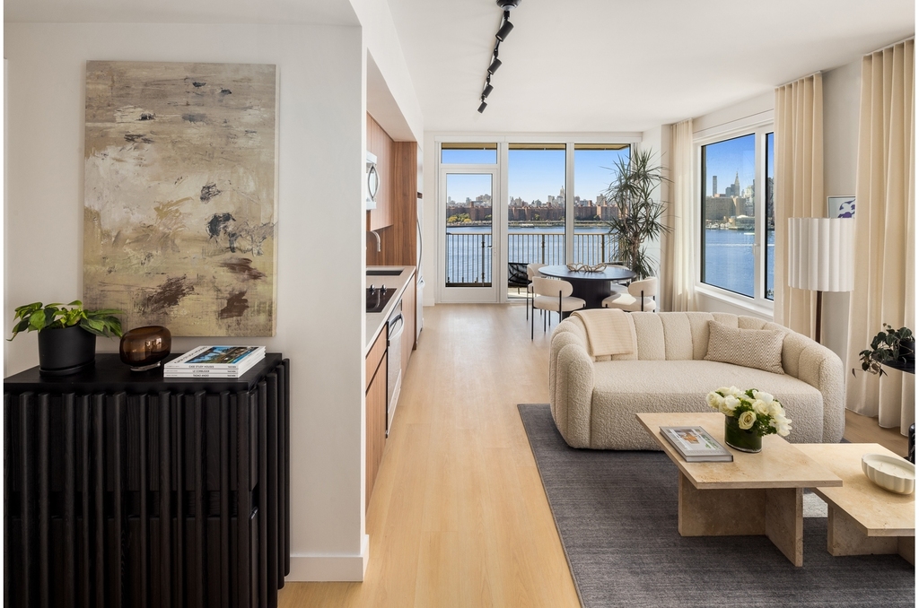 18 India St - Photo 1