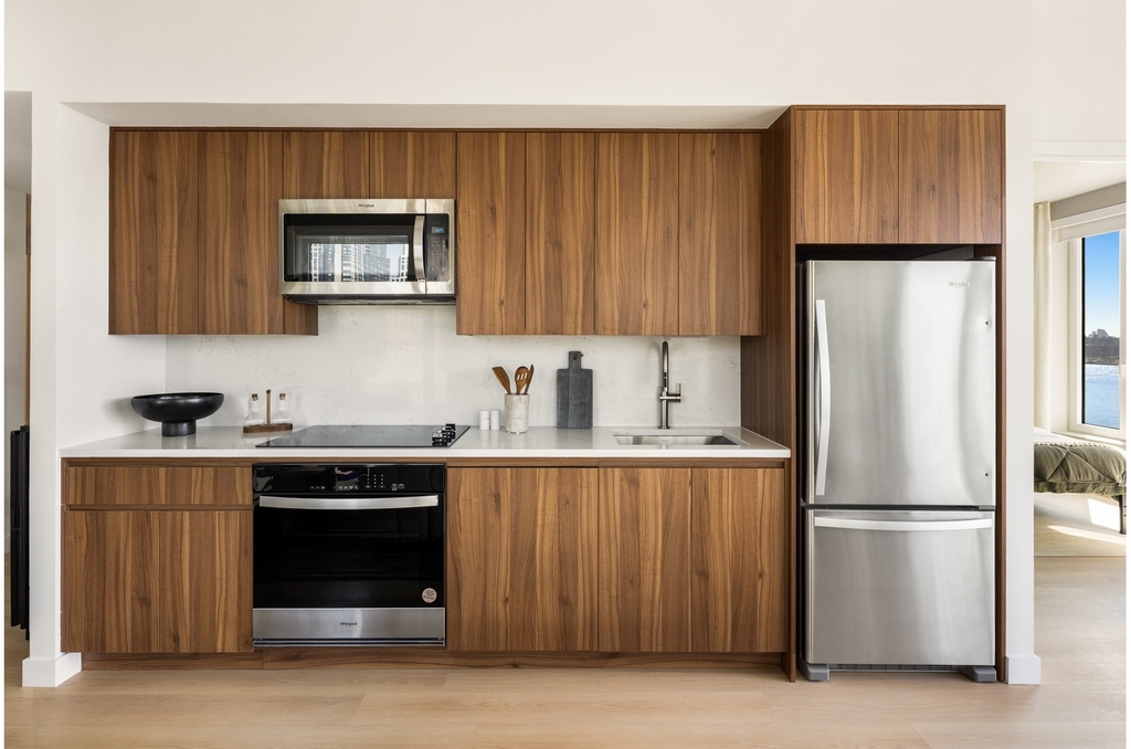18 India St - Photo 2