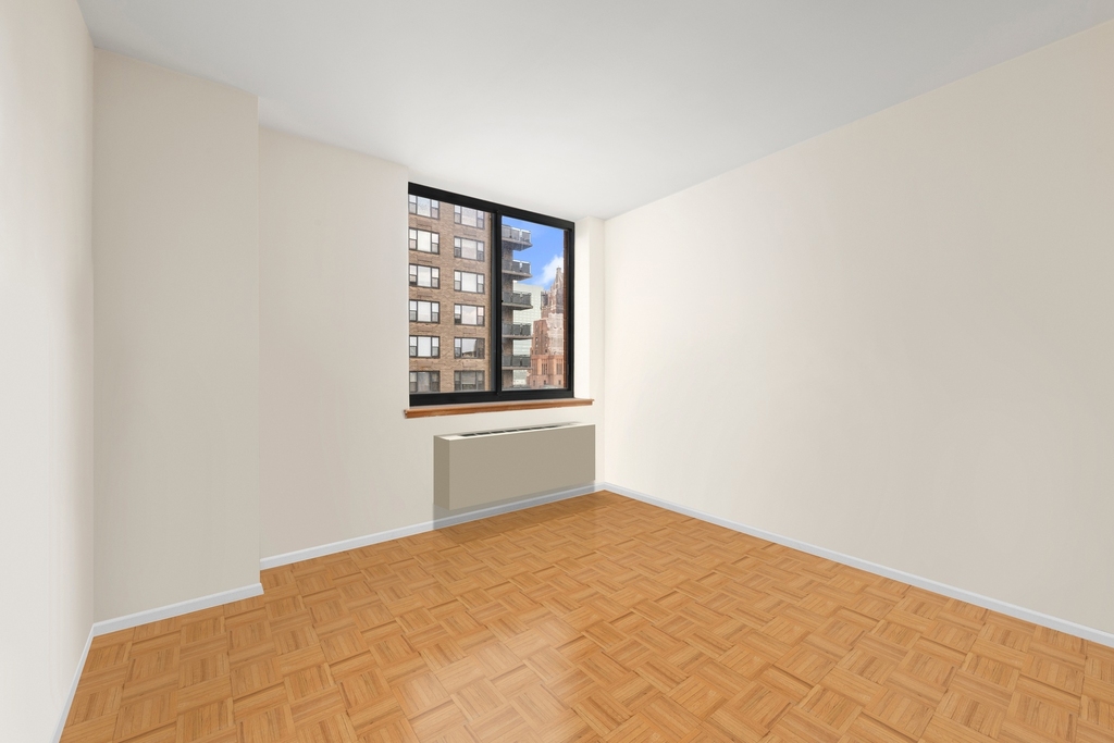 250 E 40th St - Photo 7