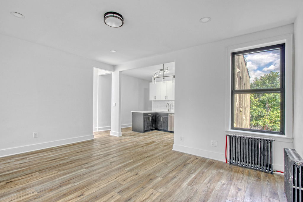 323 Midwood St - Photo 3
