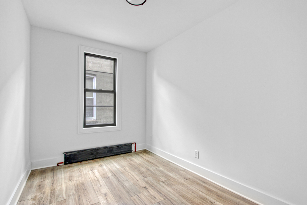 323 Midwood St - Photo 11