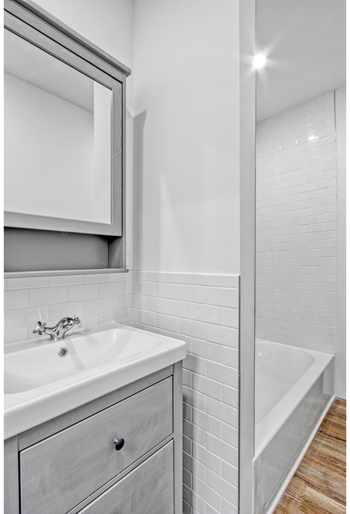 323 Midwood St - Photo 16