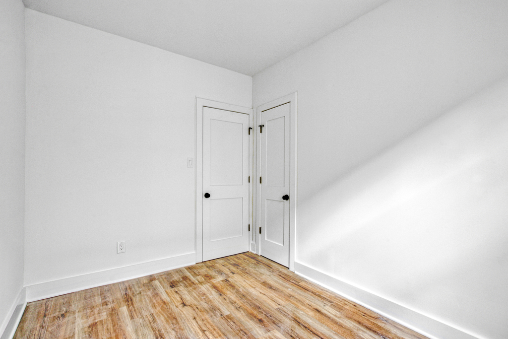 323 Midwood St - Photo 12