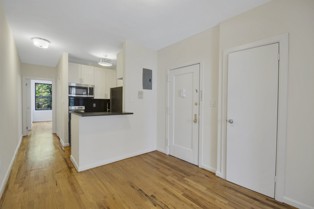Second Avenue - Photo 1