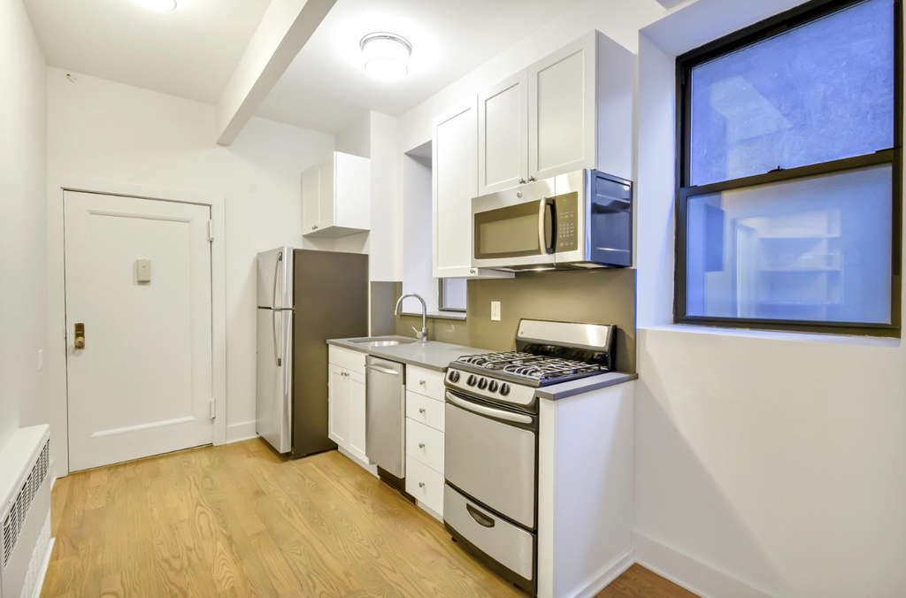 226 East 25th Street - Photo 0