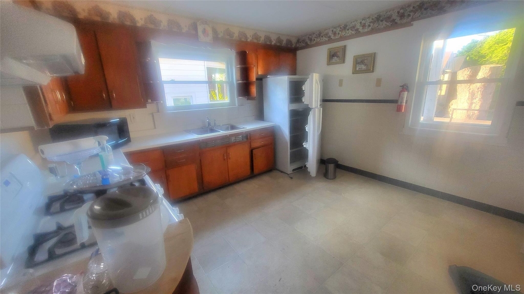 319 Mansion Street - Photo 6