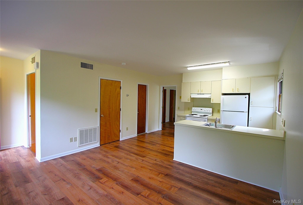 3115 Albany Post Road - Photo 3