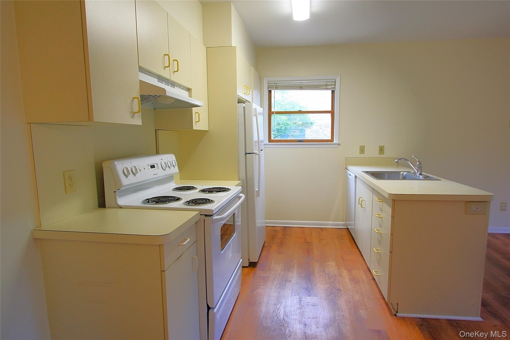 3115 Albany Post Road - Photo 5