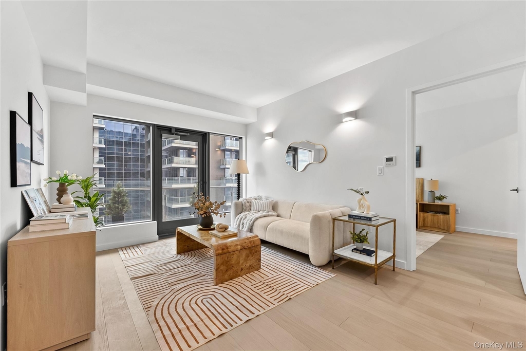 33-71 Prince St - Photo 2