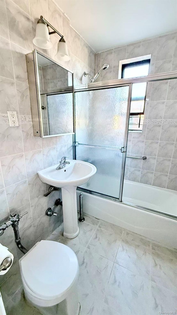 83-60 Vietor Avenue - Photo 7