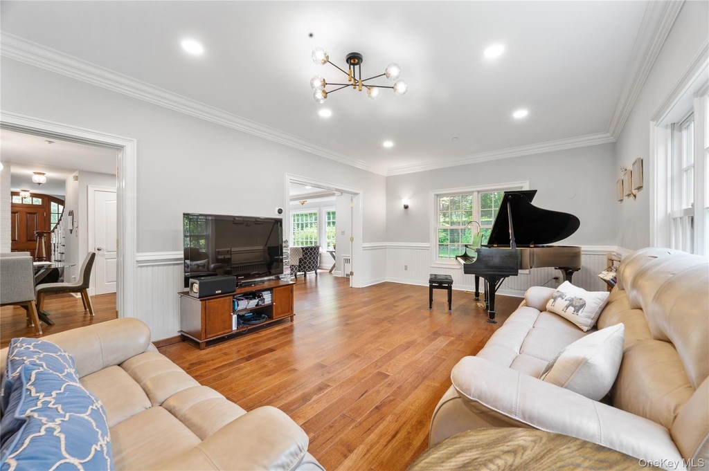 22 Crane Road - Photo 4