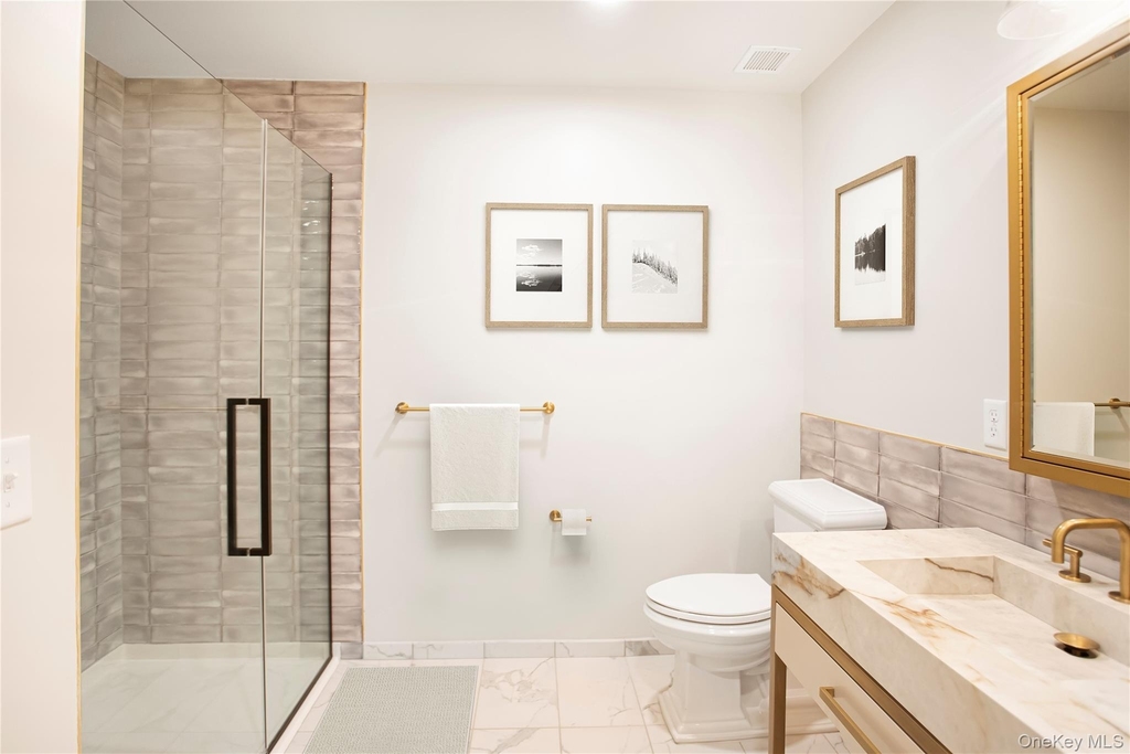 695 Merrick Avenue - Photo 3