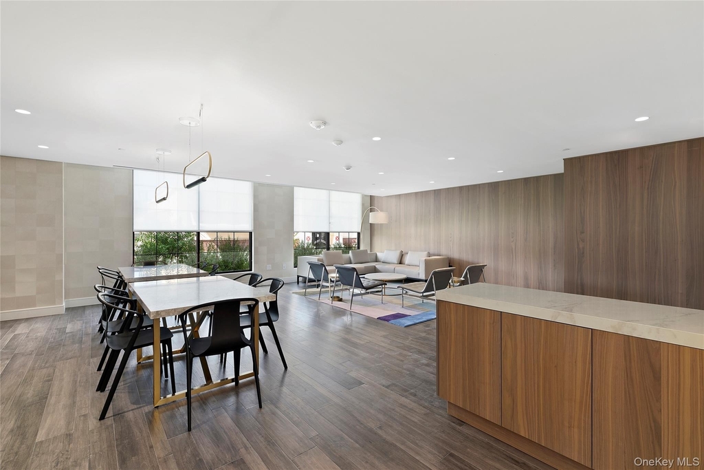 695 Merrick Avenue - Photo 13