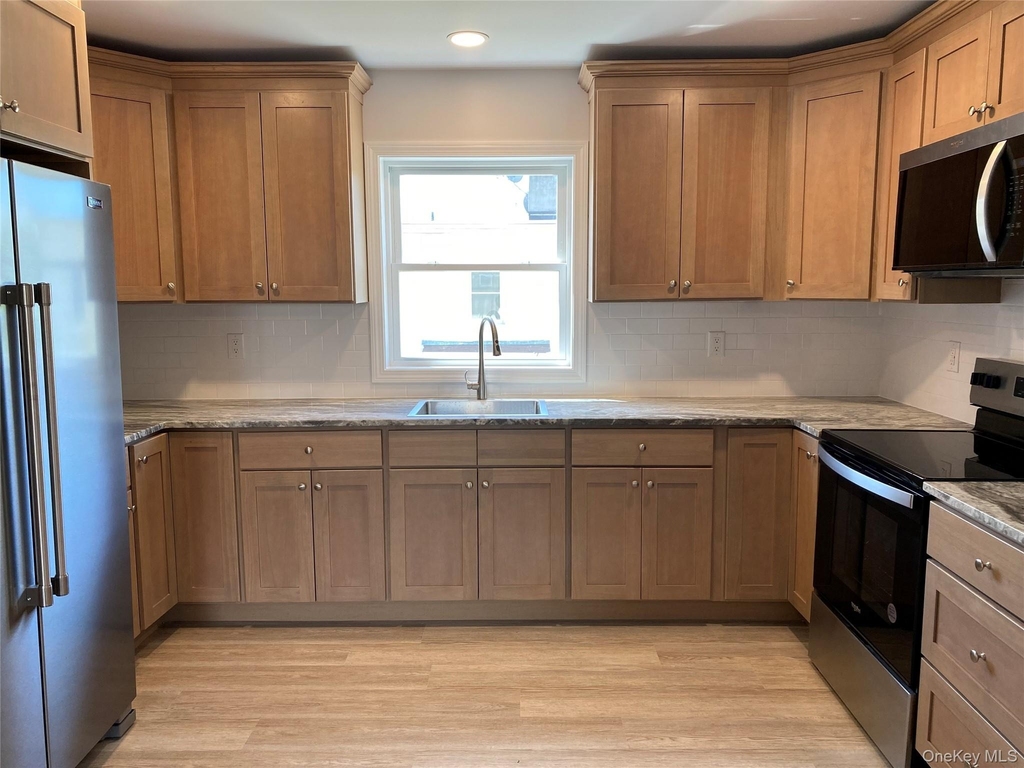 120 E Central Avenue - Photo 3