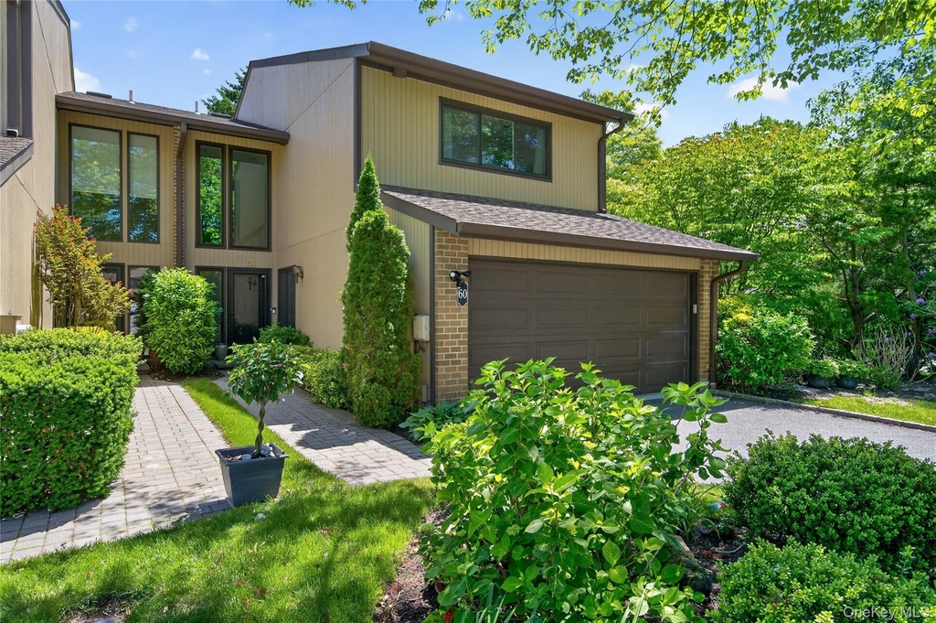 60 Wimbledon Drive - Photo 0