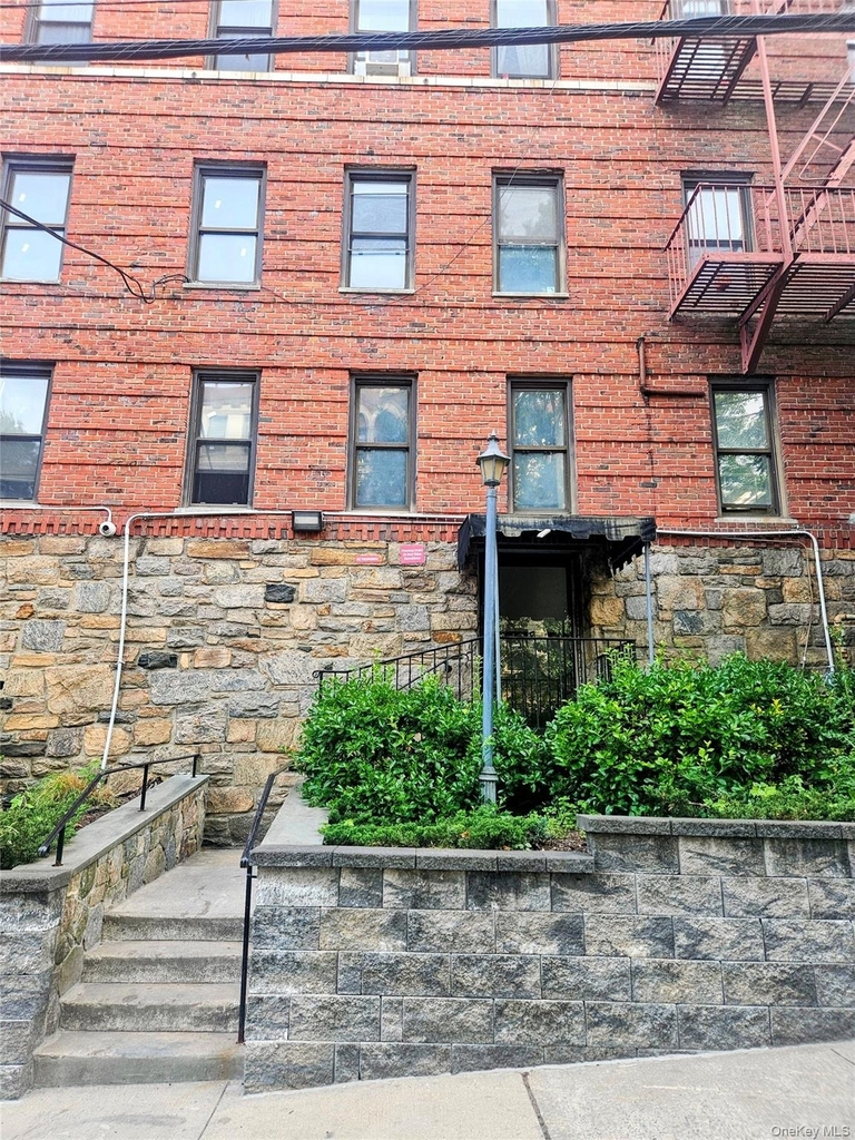 1 Broad Parkway - Photo 5