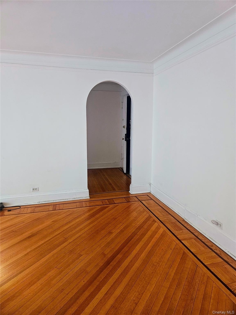 1 Broad Parkway - Photo 2