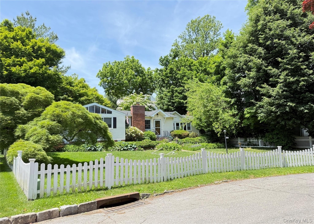 12 Ervilla Drive - Photo 1