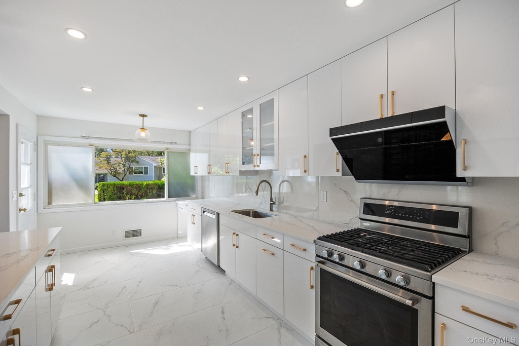 372 Heathcote Road - Photo 3