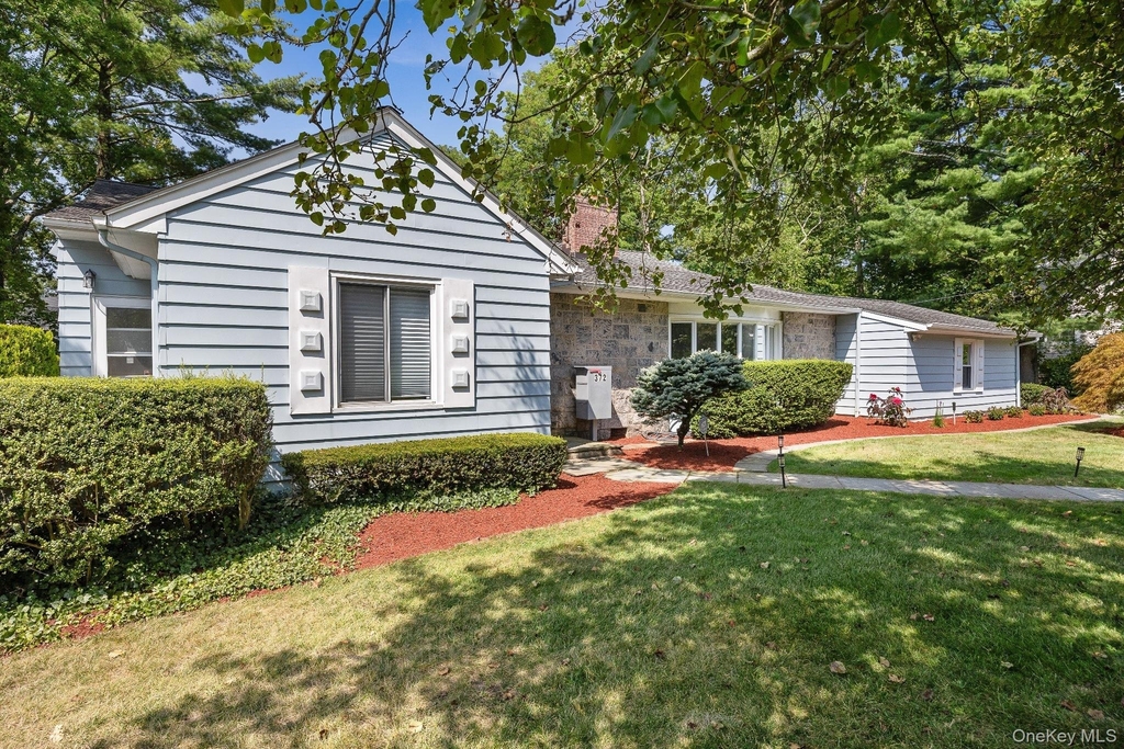 372 Heathcote Road - Photo 0