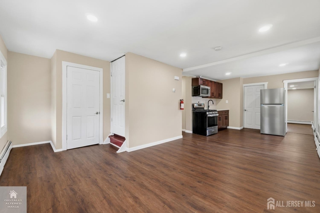 1648 Essex Street - Photo 9