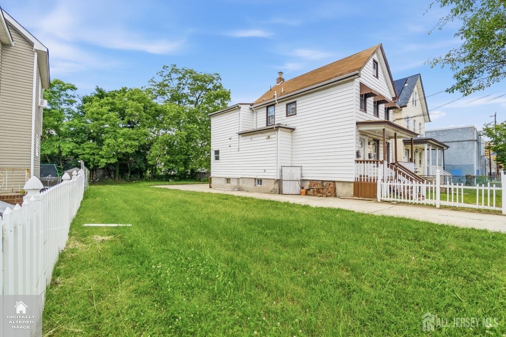 1648 Essex Street - Photo 24