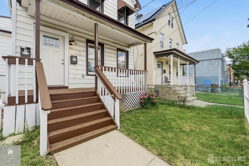 1648 Essex Street - Photo 2