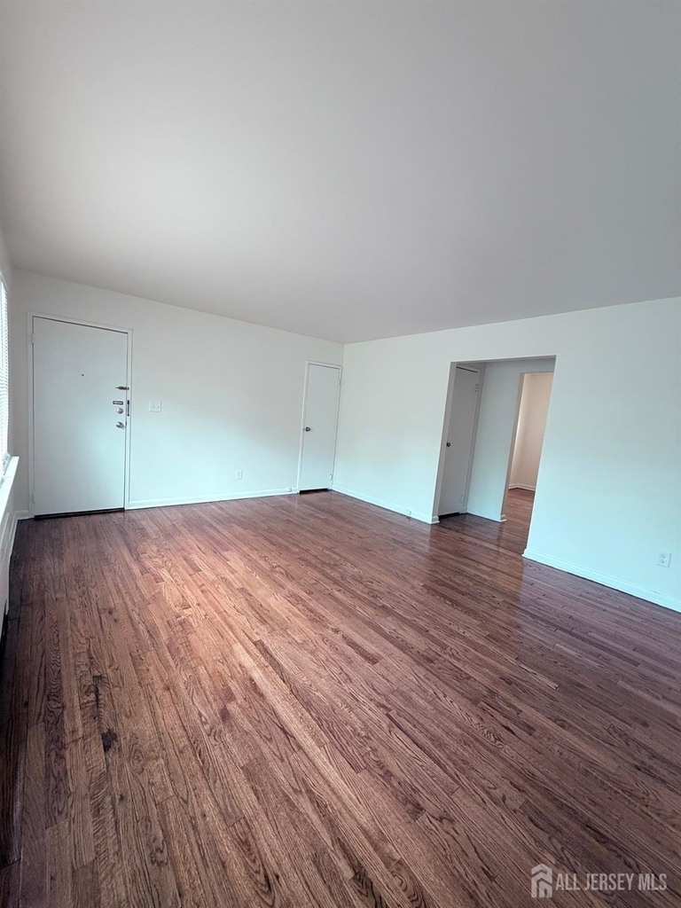 260 Loring Avenue - Photo 5