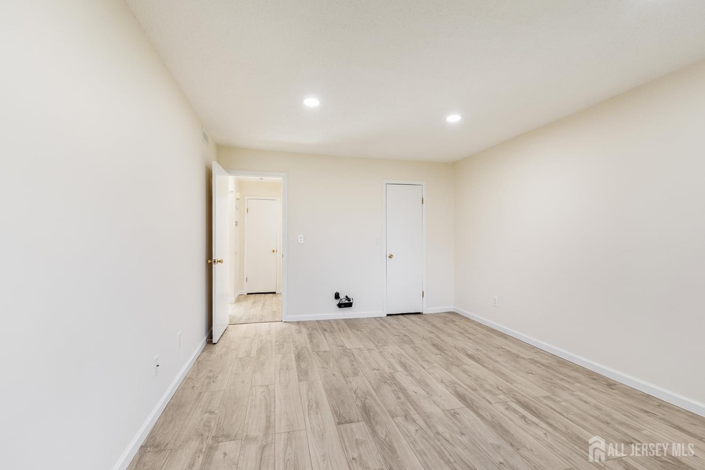 1807 Muriel Court - Photo 5