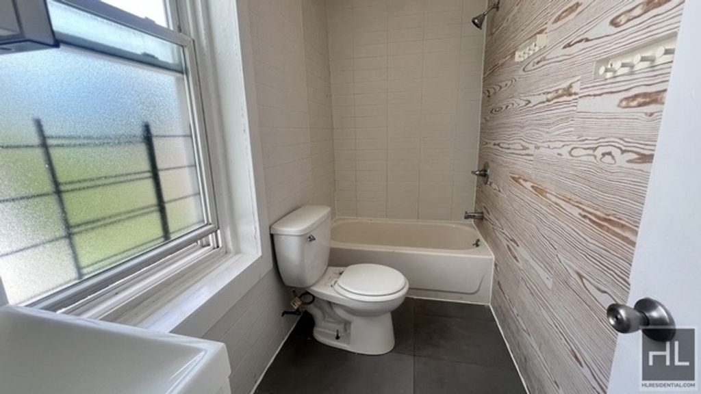 1129 Rogers Avenue - Photo 6