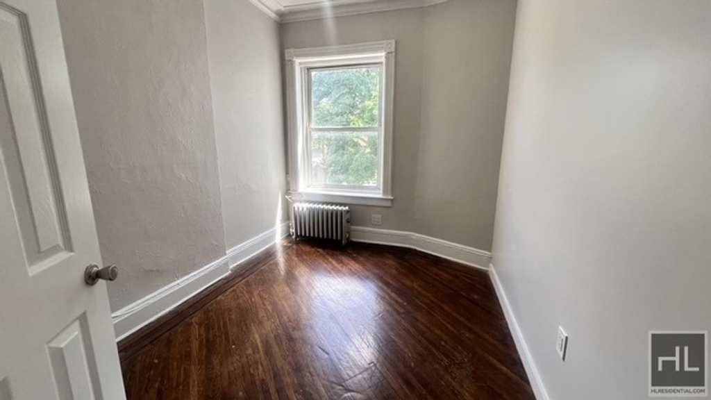 1129 Rogers Avenue - Photo 4