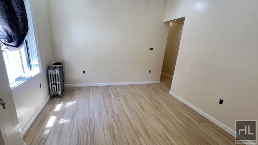 586 E 54th Street - Photo 2