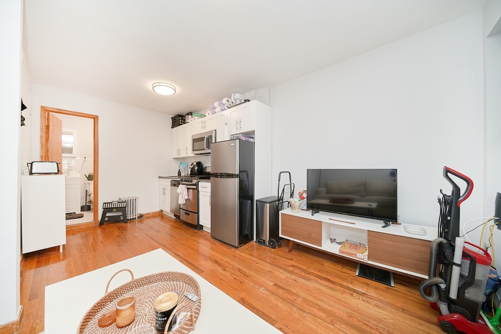 456 9th Avenue - Photo 2