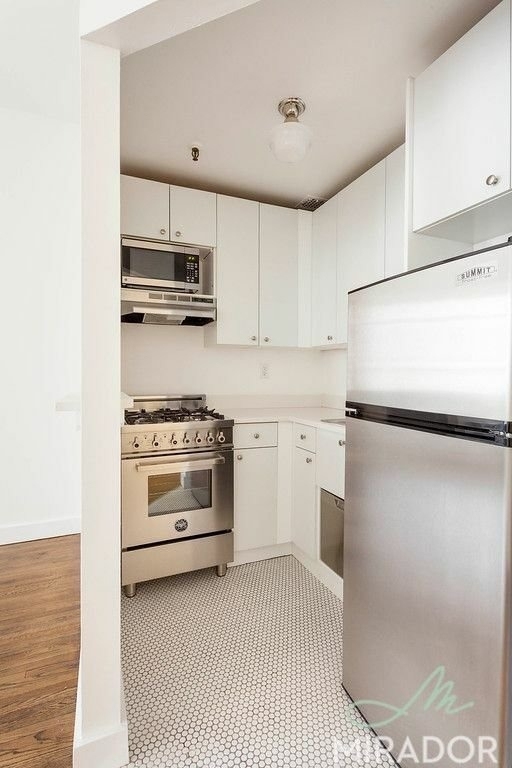 127 4th Avenue - Photo 3