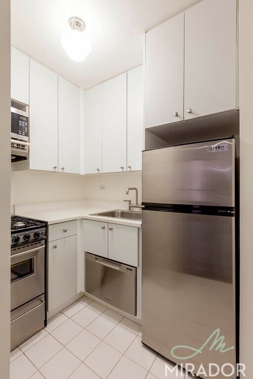 127 4th Avenue - Photo 2