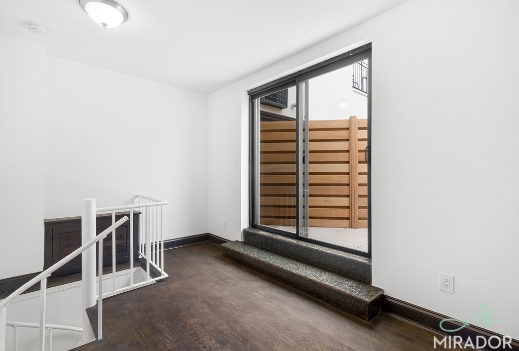 270 Park Avenue S - Photo 8