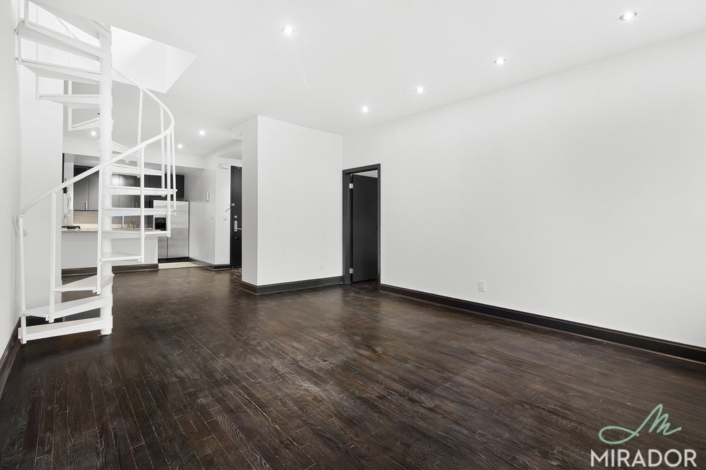 270 Park Avenue S - Photo 6