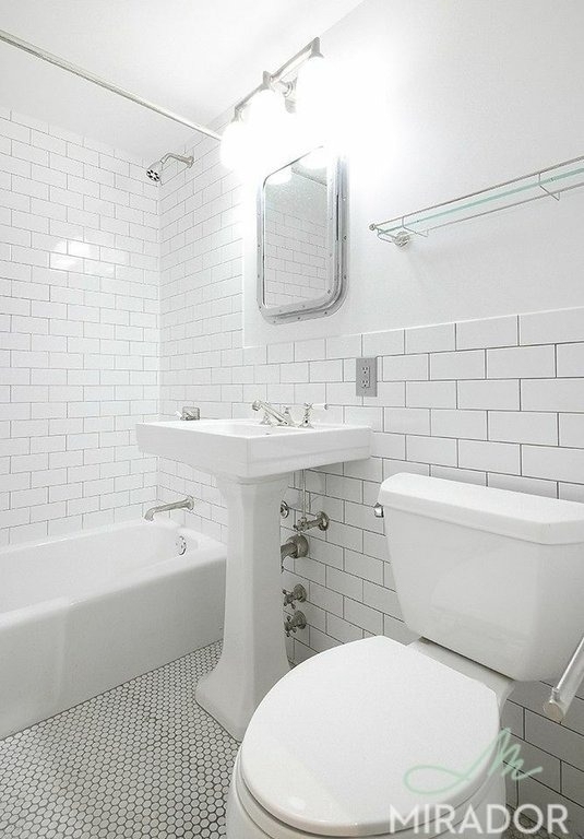 304 E 20th Street - Photo 2