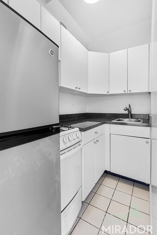 1435 York Avenue - Photo 4