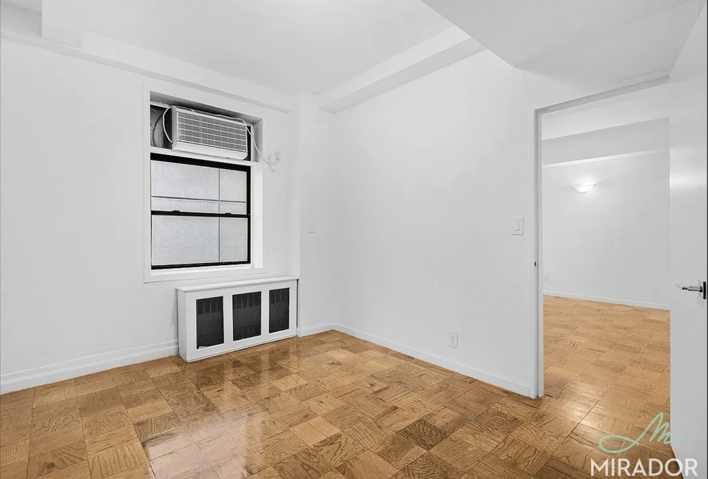 132 E 45th Street - Photo 4