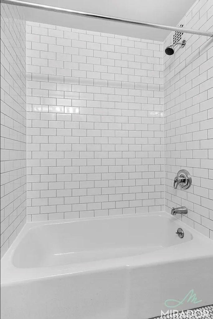 132 E 45th Street - Photo 6