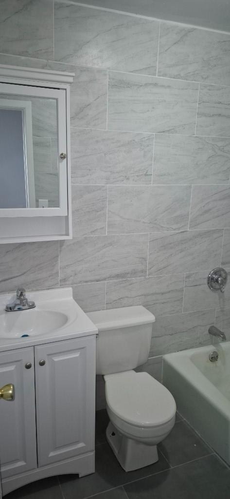 229 E 29th Street - Photo 10