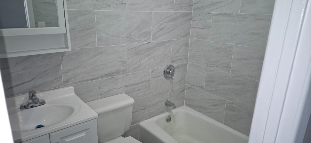 229 E 29th Street - Photo 11
