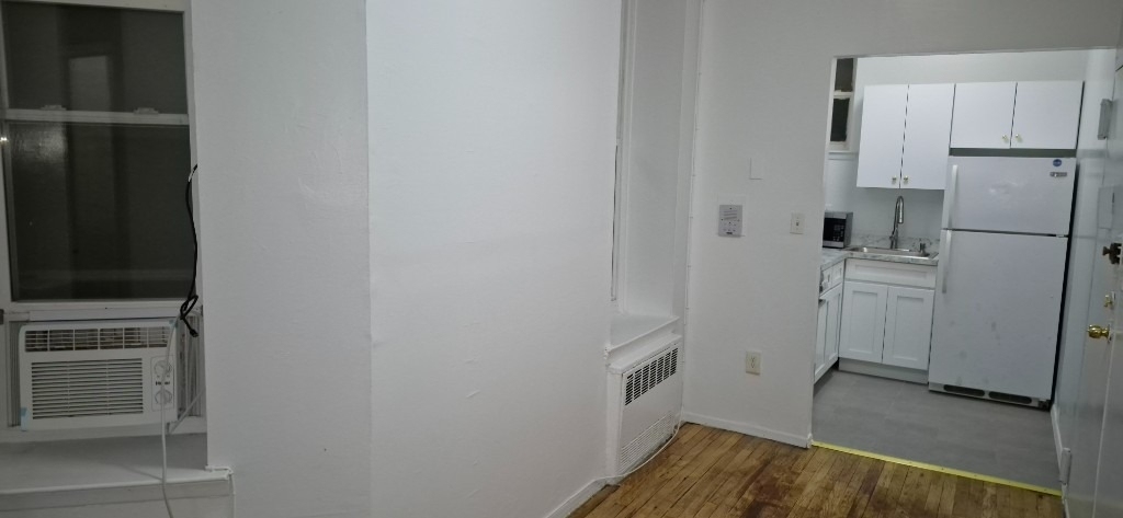229 E 29th Street - Photo 12